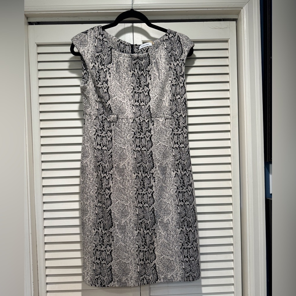 CALVIN KLEIN—EUC—6, Python Print Knit Dress, Capped Sleeves, Hidden Back Zipper
